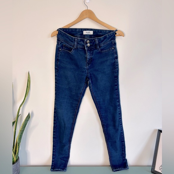 Angels Forever Young Skinny Jeans Size 6 - Double Button Closure, Dark Wash, EUC - Picture 1 of 10